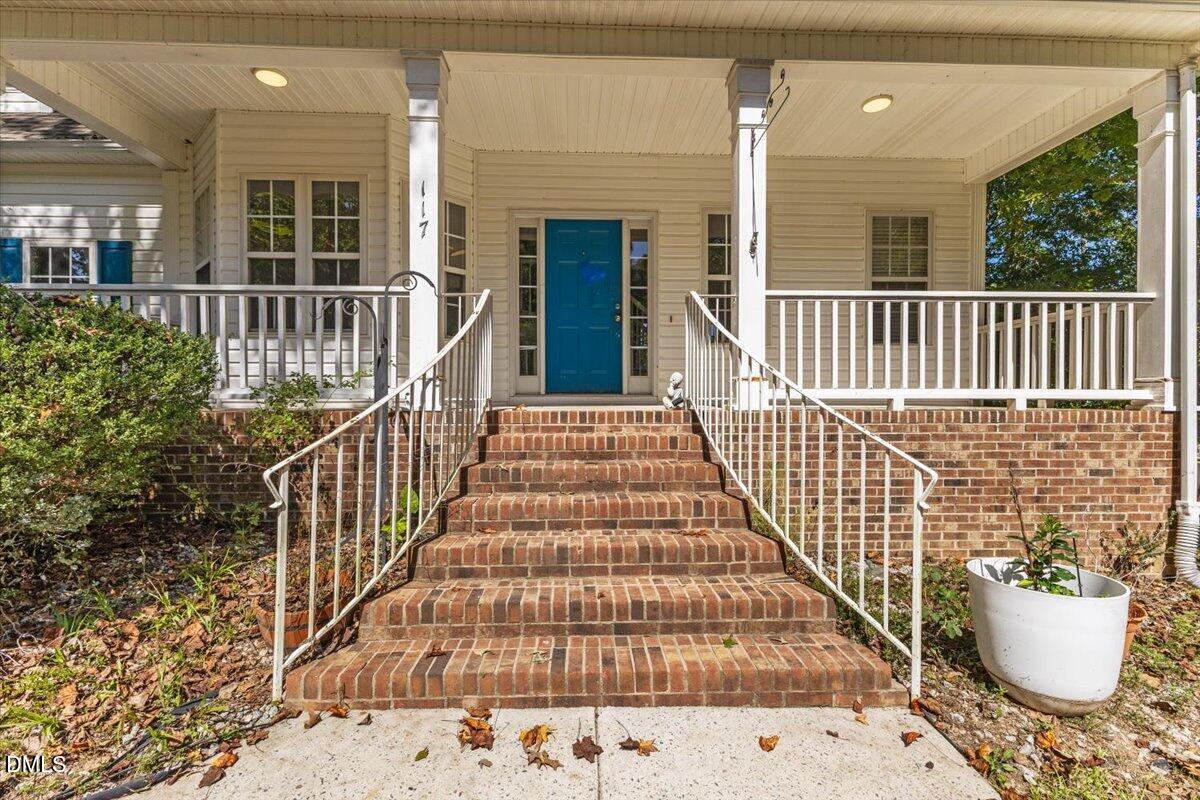 117 Lake Point Drive