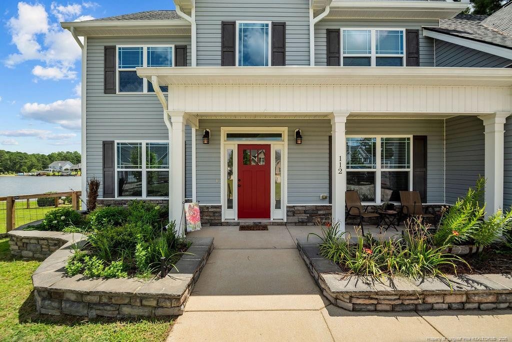 112 Pelican Court