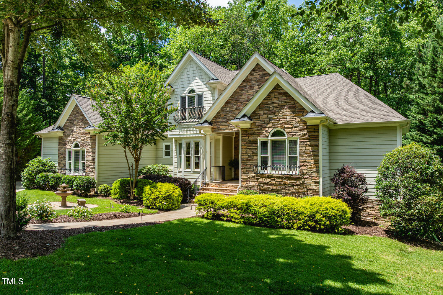 137 Forked Pine Court