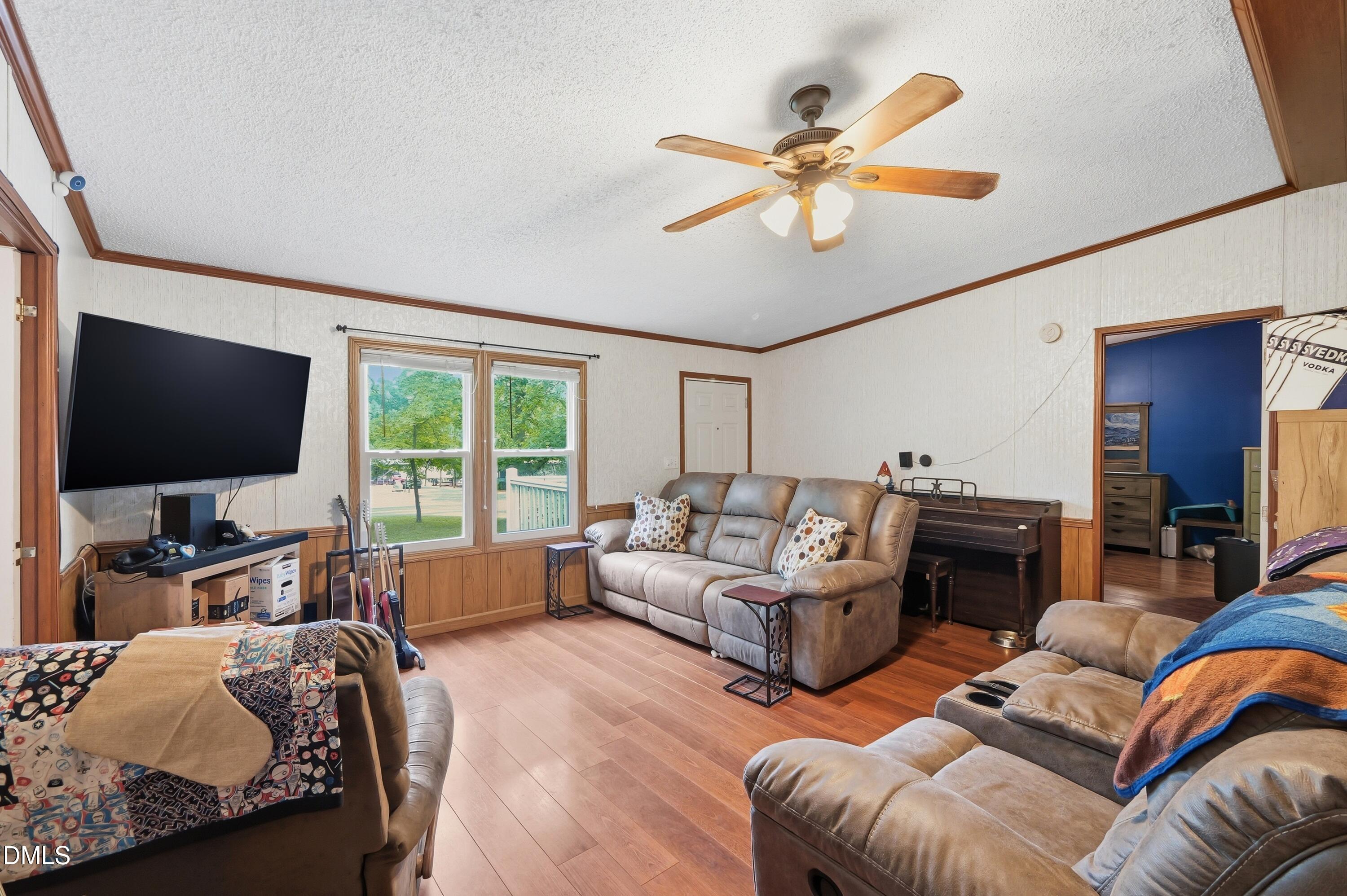 1512 Red Mountain Road