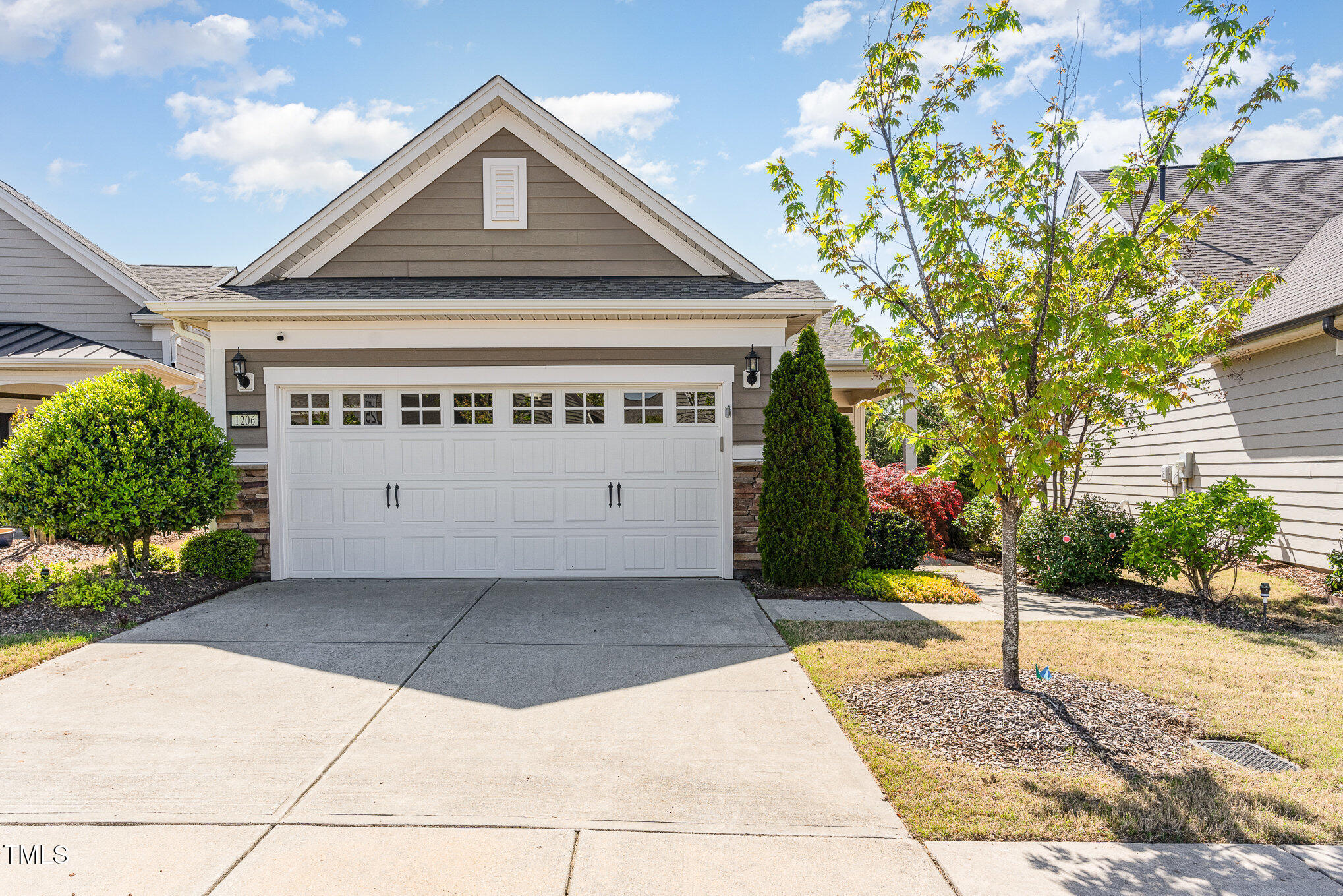 1206 Areca Way