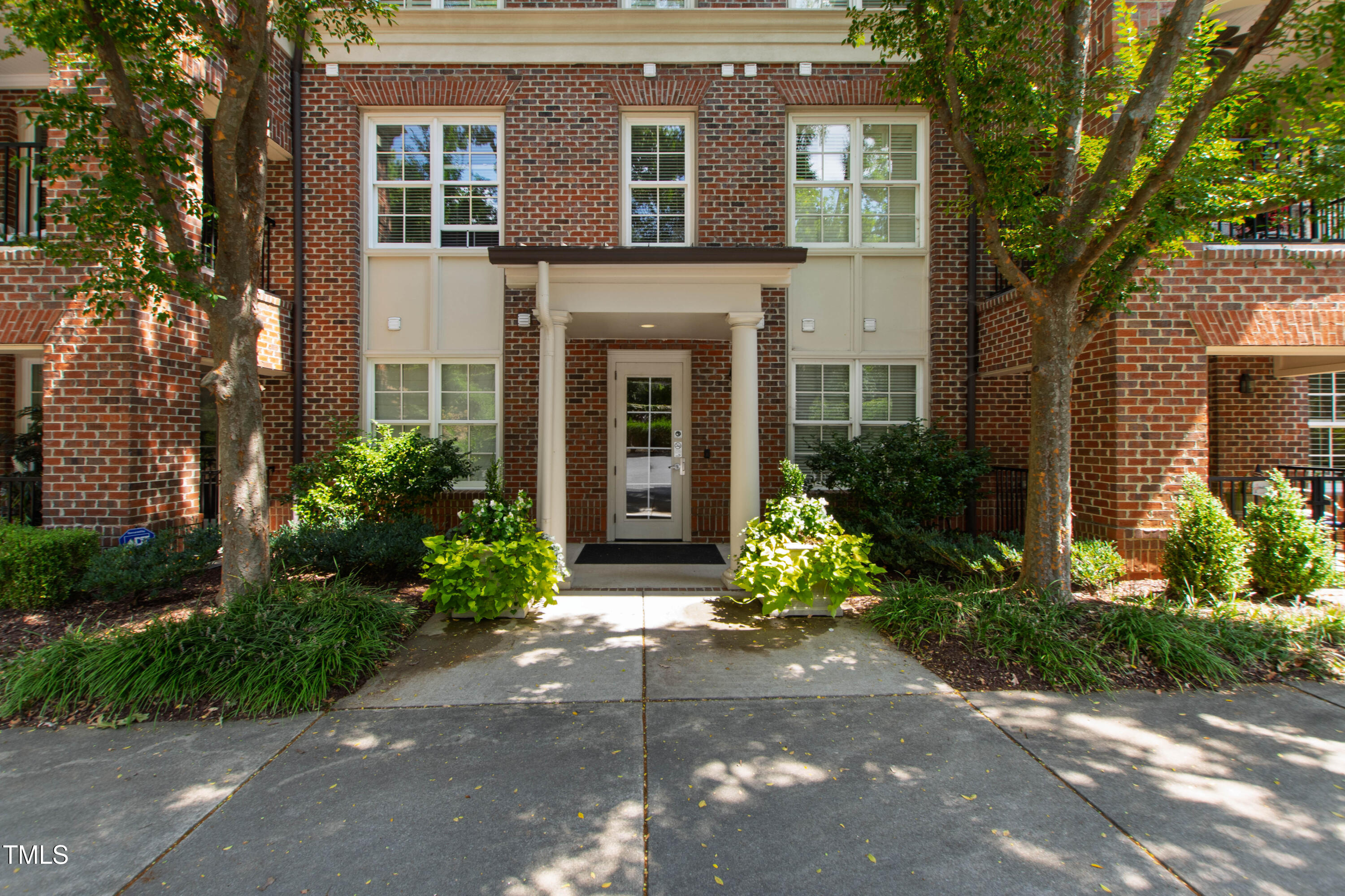 340 Allister Drive 105