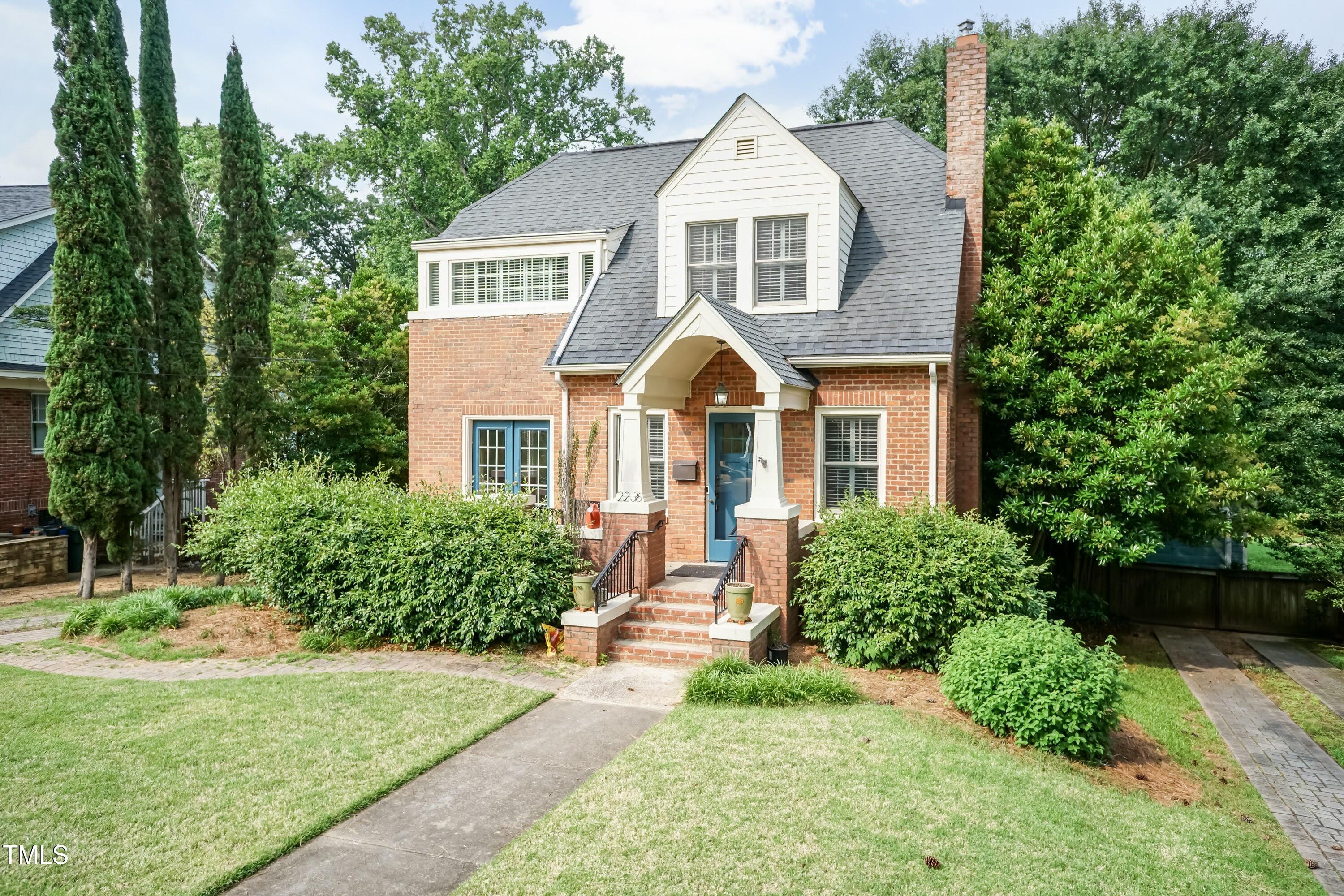 2236 The Circle