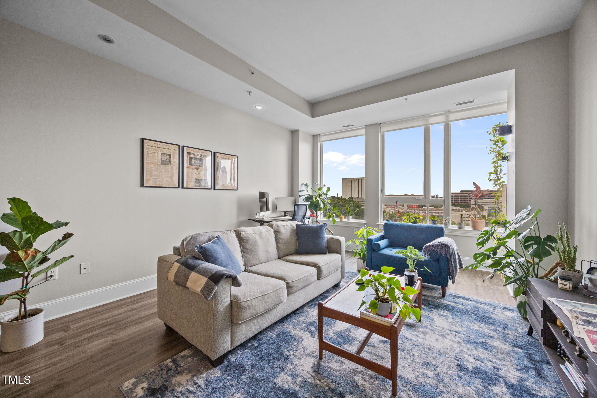 400 W North Street 1028