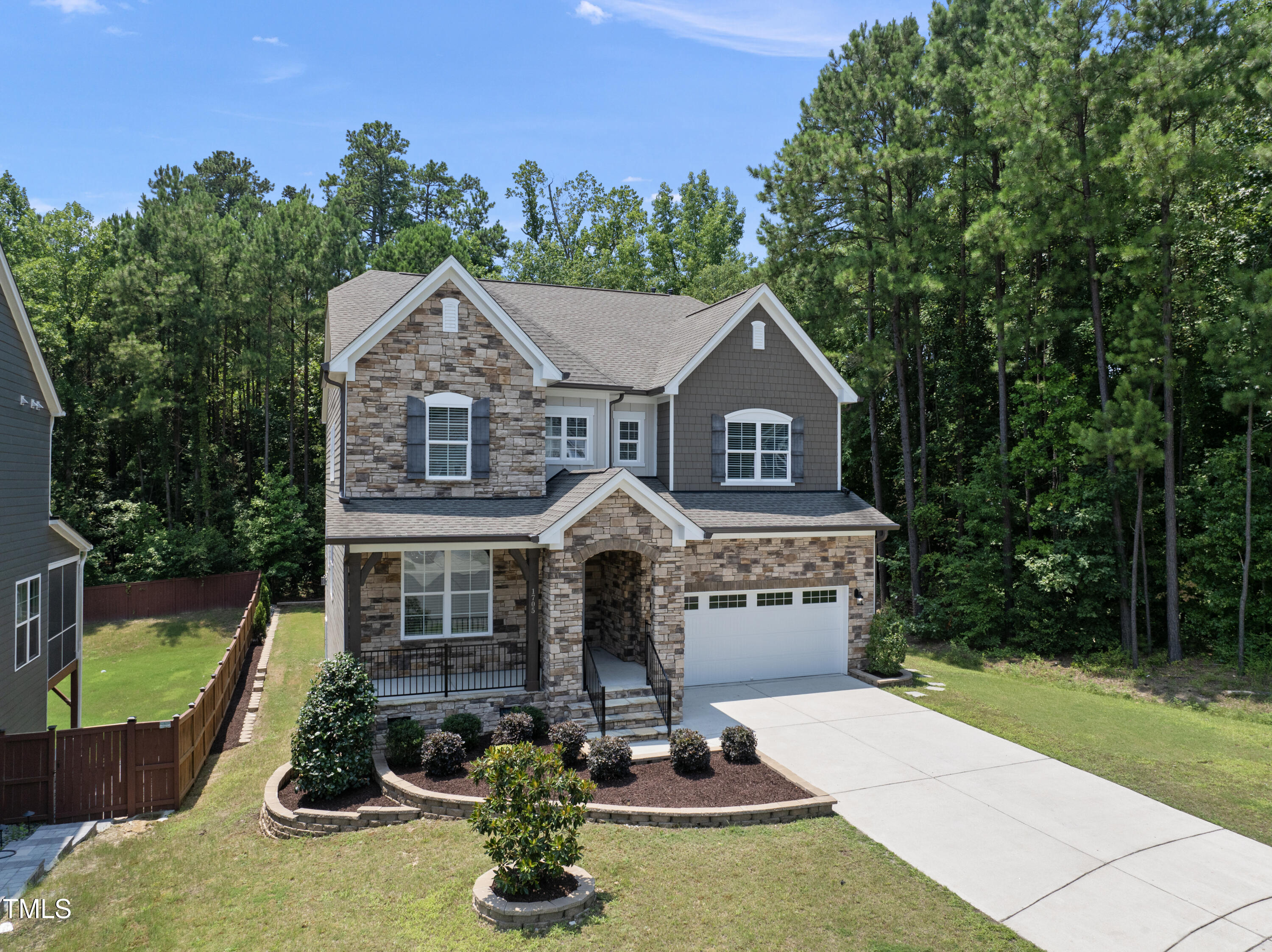 1705 Pointe Crossing