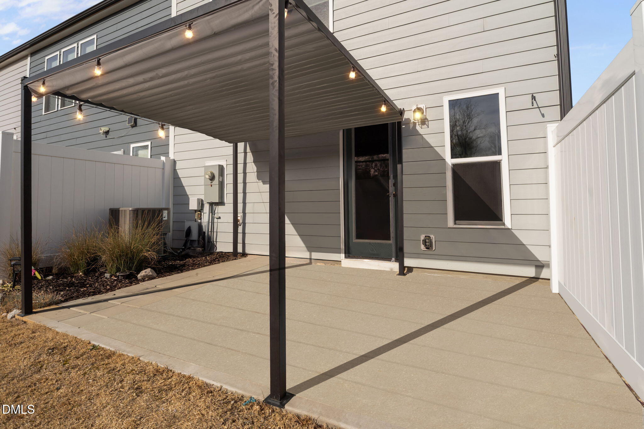 1572 Rhodes Pond Street