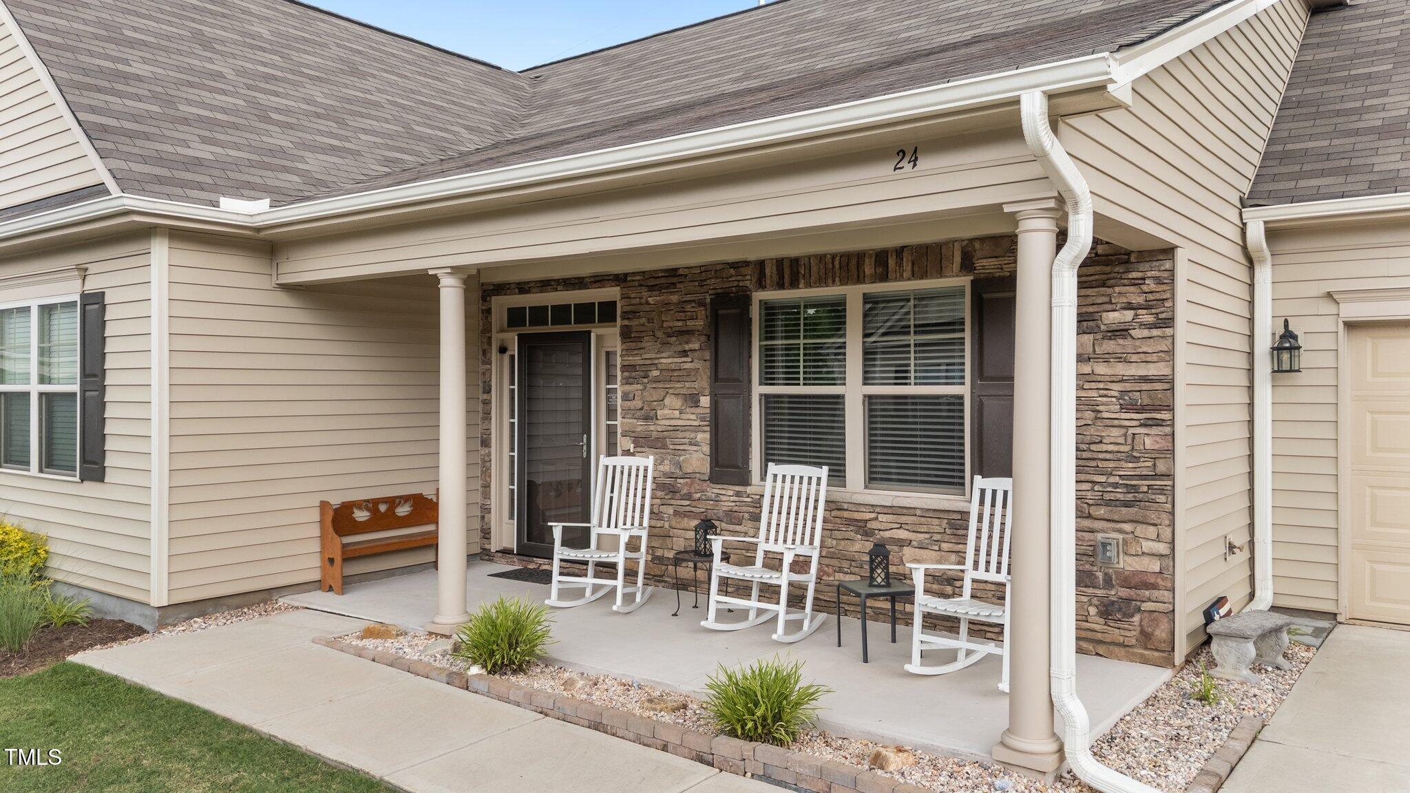 24 W Catalina Court