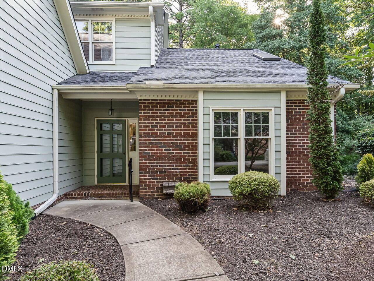 113 Prestwick Pl Place
