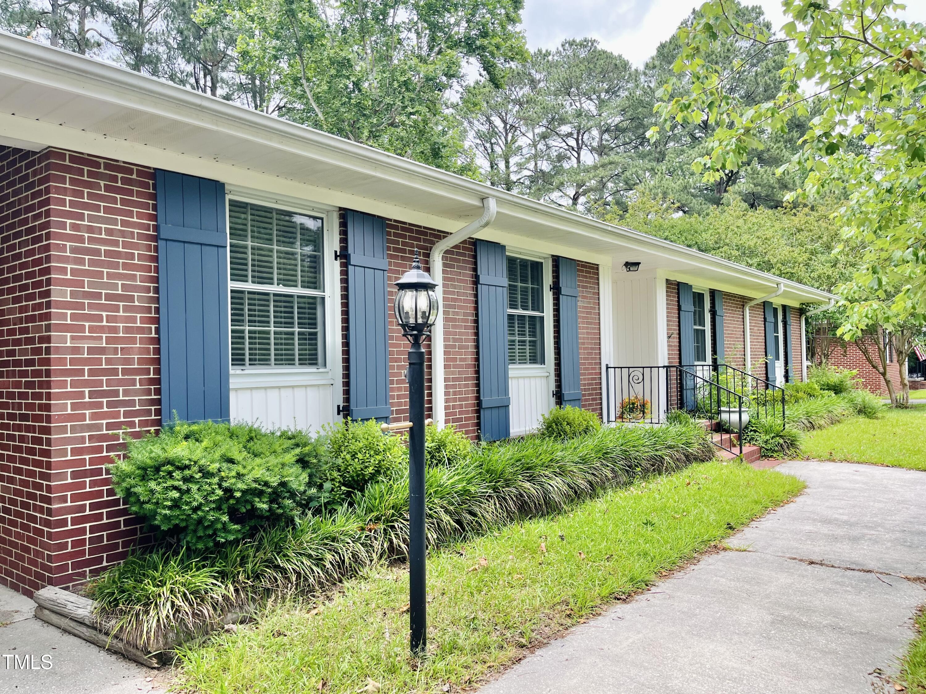 914 S Crescent Drive