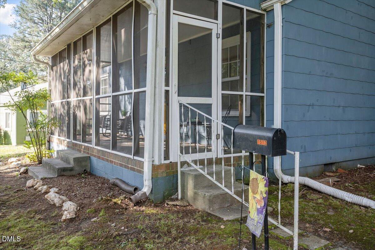 1512 London Circle