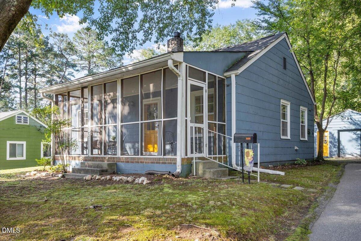 1512 London Circle