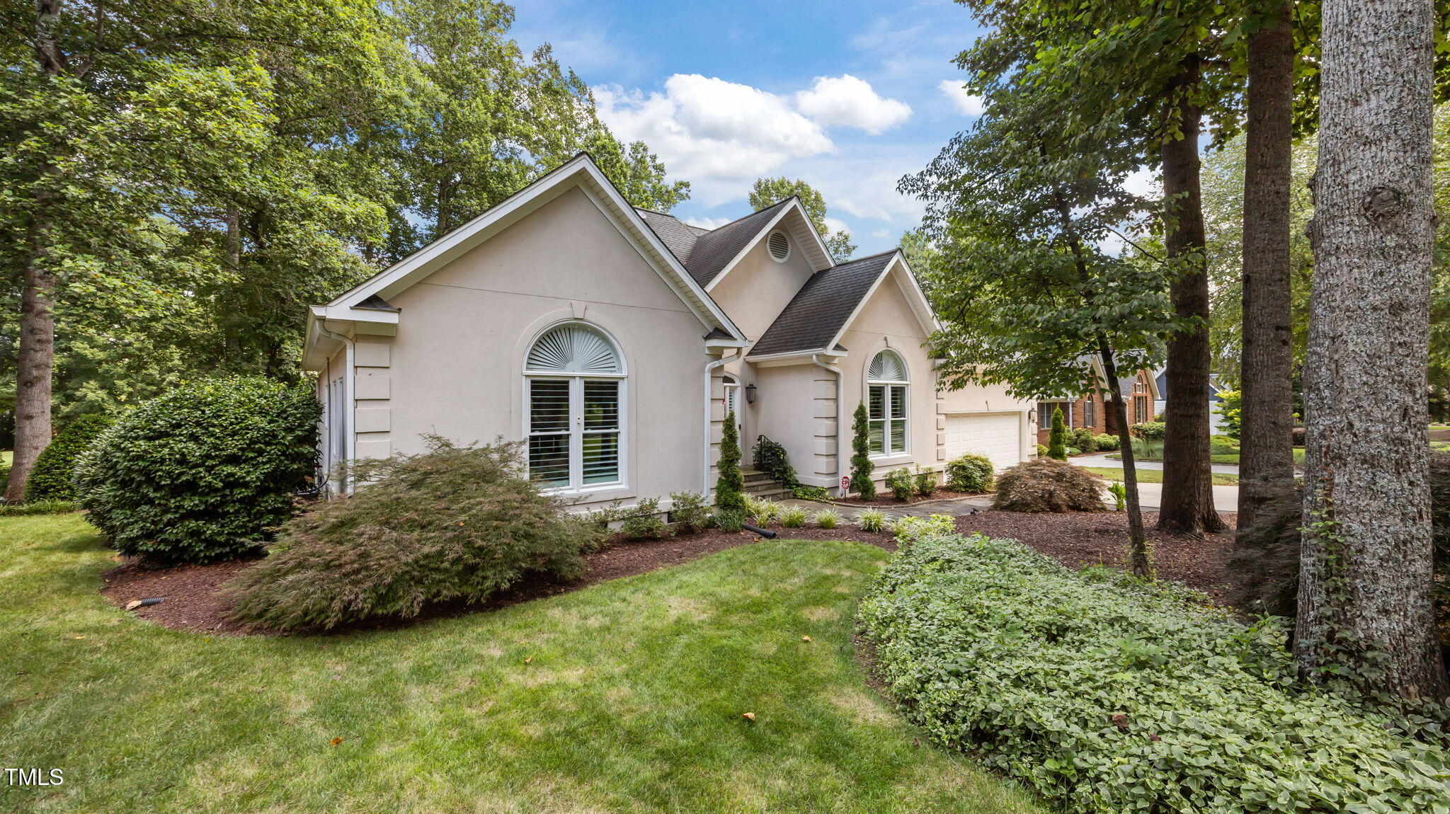 922 Golf House Road E