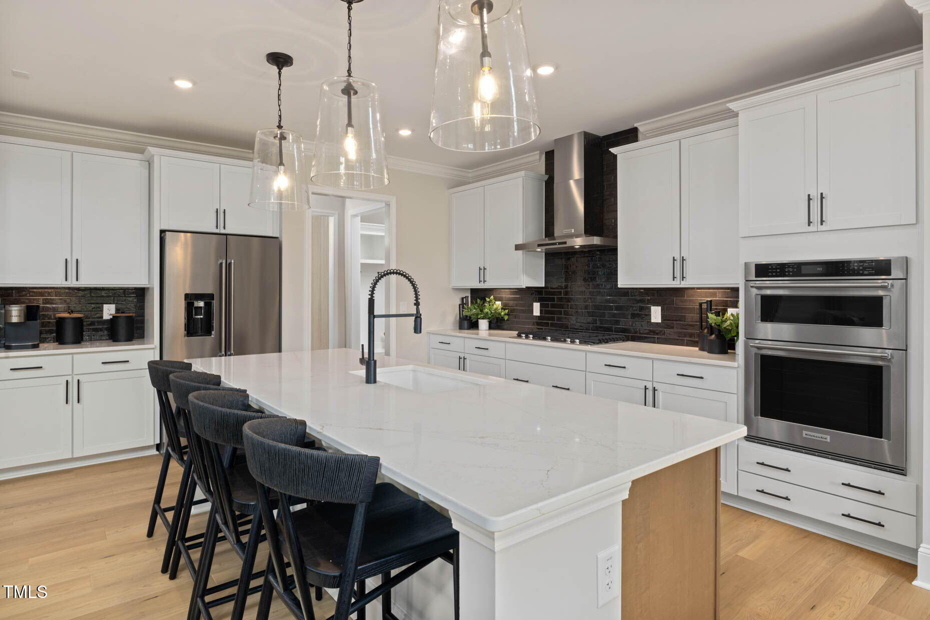 27 W Silver Bridle Trail