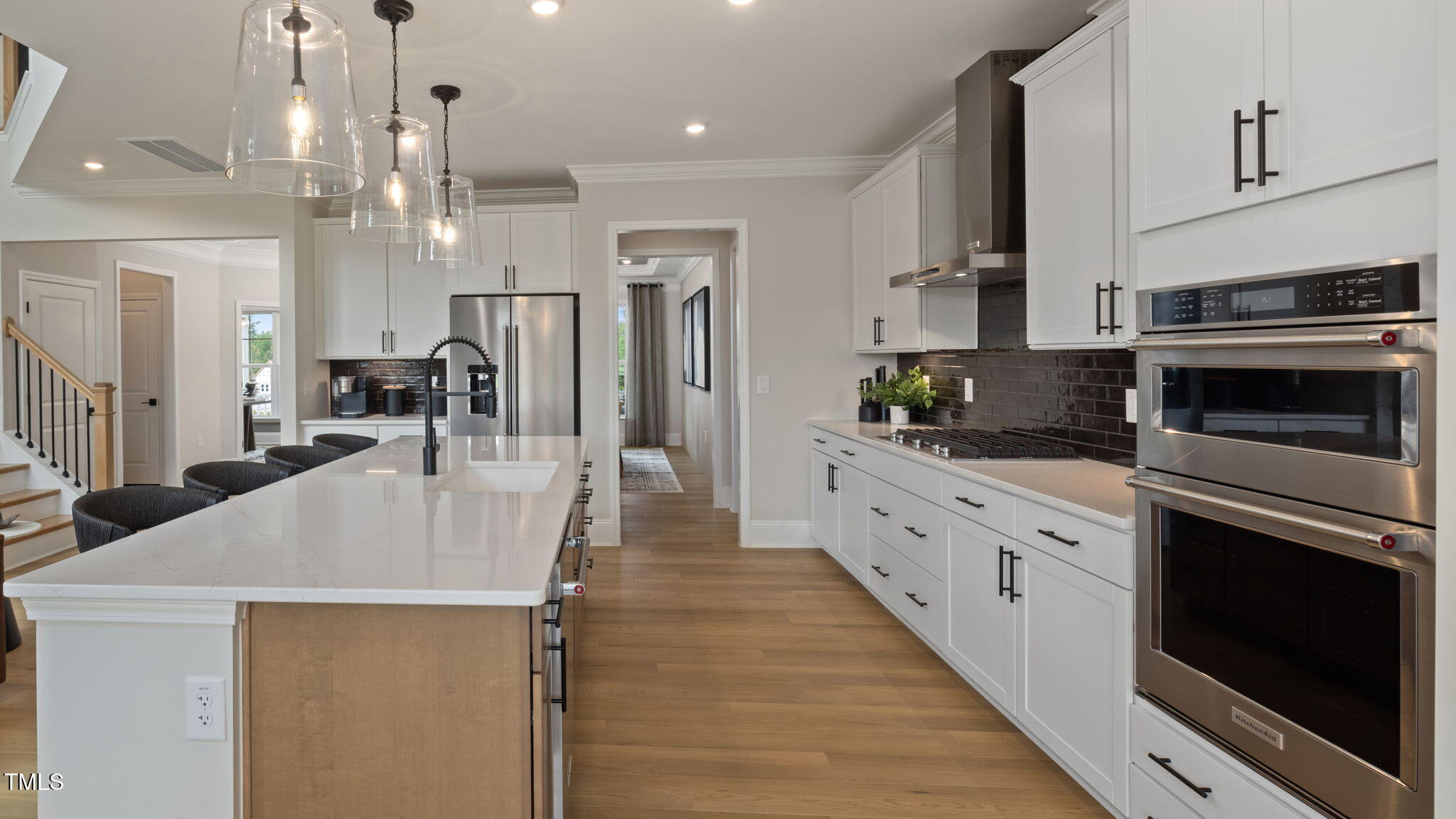 27 W Silver Bridle Trail