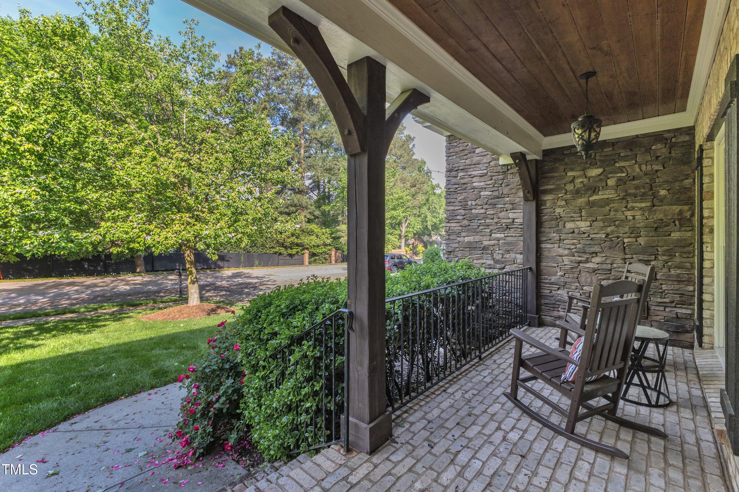 3824 Laurel Hills Road