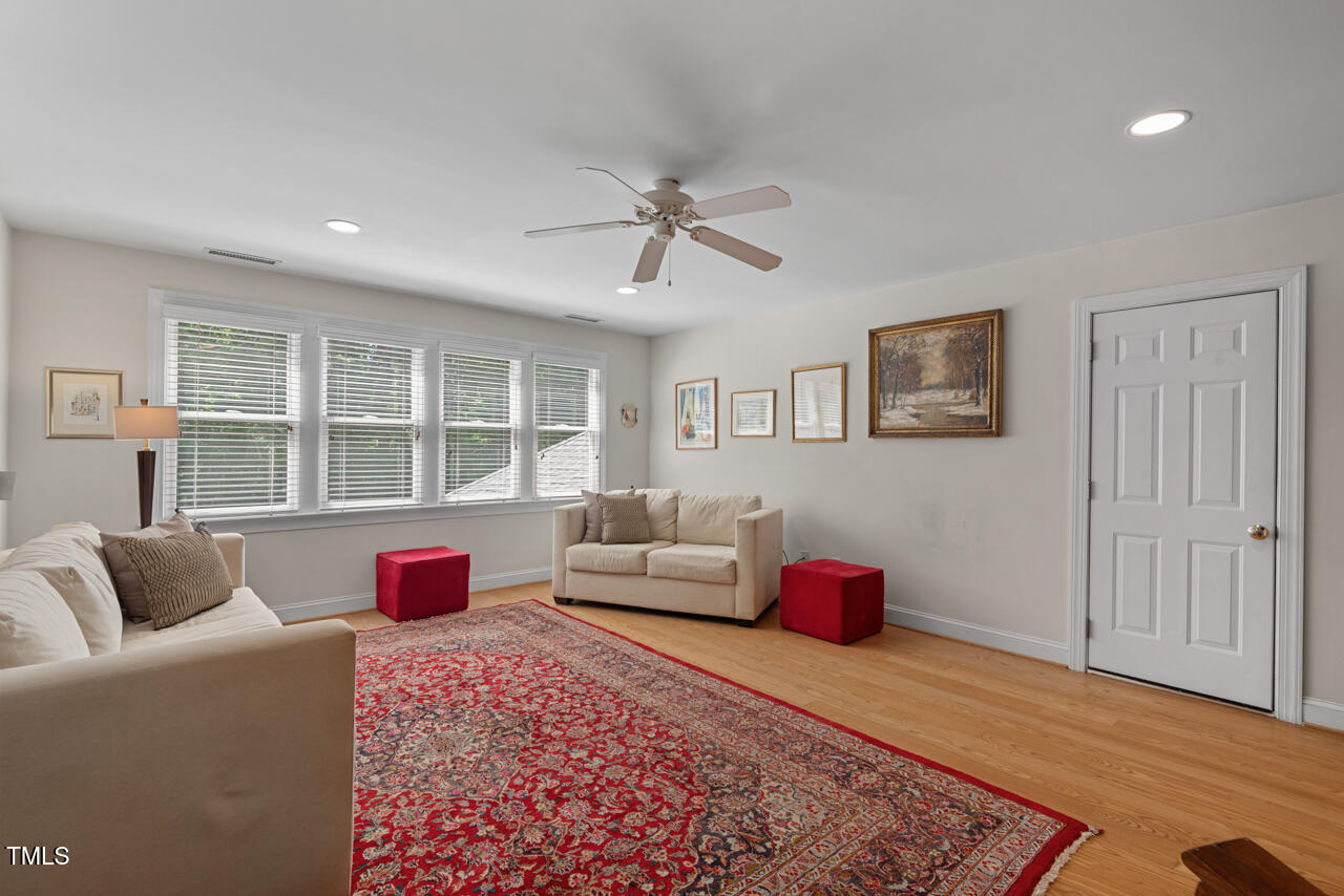 Chapel Hill, North Carolina 27517, United States, 5 Bedrooms Bedrooms, ,3 BathroomsBathrooms,Residential,Pending,126472