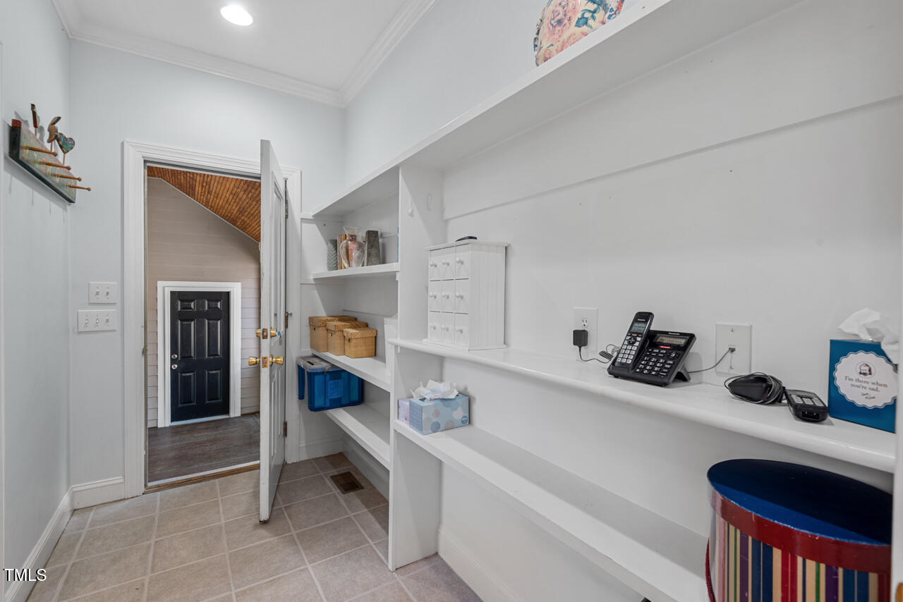 Chapel Hill, North Carolina 27517, United States, 5 Bedrooms Bedrooms, ,3 BathroomsBathrooms,Residential,Pending,126472