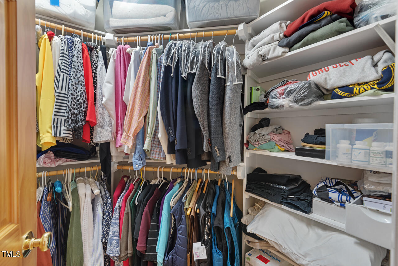 Chapel Hill, North Carolina 27517, United States, 5 Bedrooms Bedrooms, ,3 BathroomsBathrooms,Residential,Pending,126472