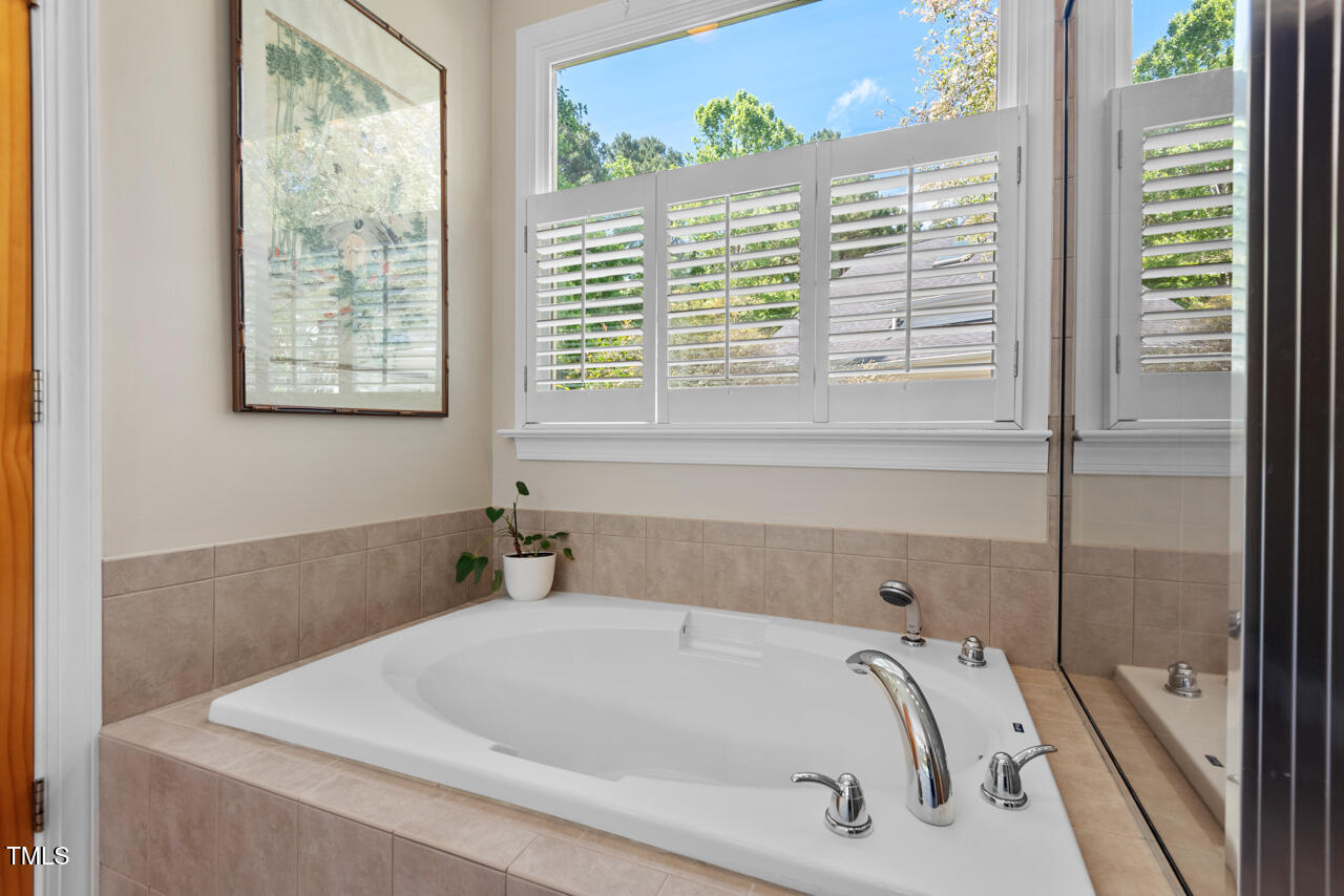 Chapel Hill, North Carolina 27517, United States, 5 Bedrooms Bedrooms, ,3 BathroomsBathrooms,Residential,Pending,126472