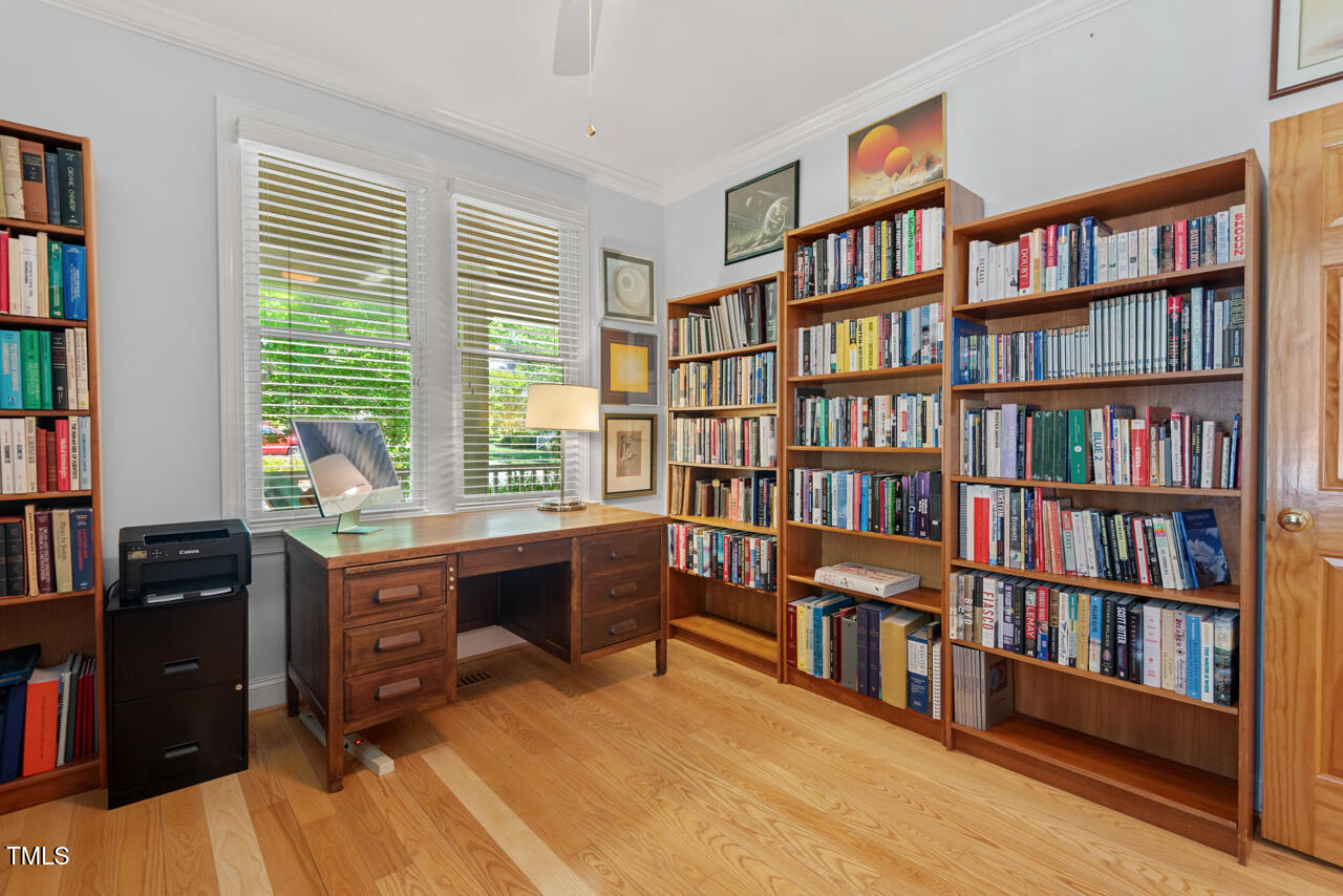 Chapel Hill, North Carolina 27517, United States, 5 Bedrooms Bedrooms, ,3 BathroomsBathrooms,Residential,Pending,126472