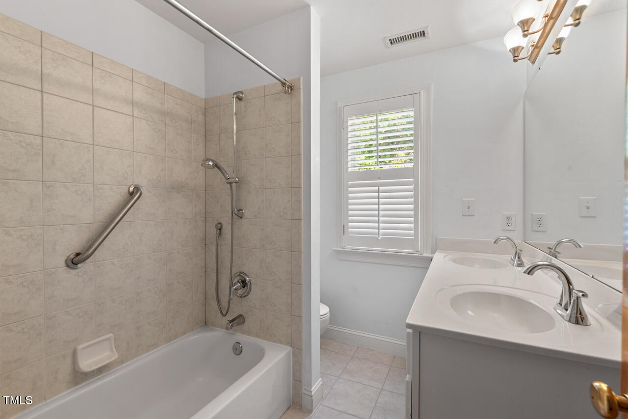 Chapel Hill, North Carolina 27517, United States, 5 Bedrooms Bedrooms, ,3 BathroomsBathrooms,Residential,Pending,126472