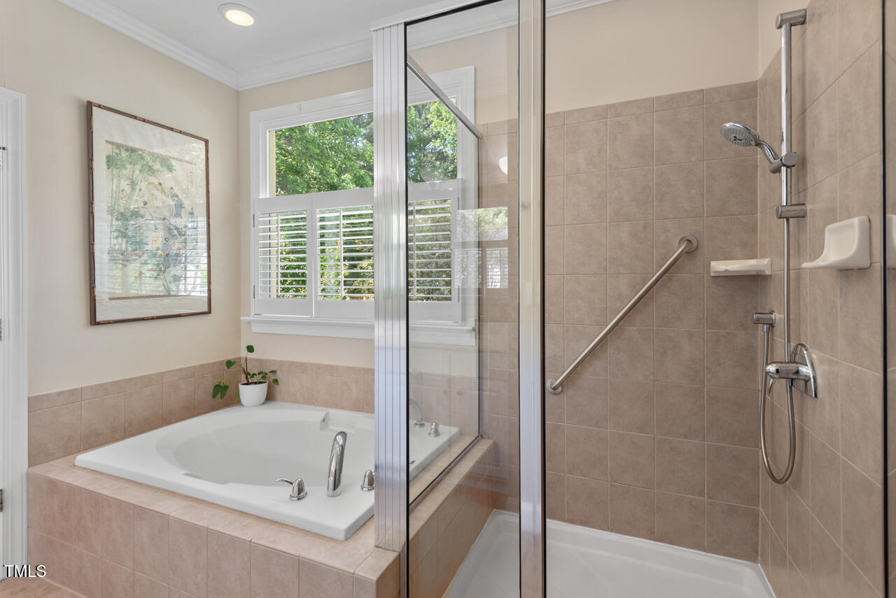 Chapel Hill, North Carolina 27517, United States, 5 Bedrooms Bedrooms, ,3 BathroomsBathrooms,Residential,Pending,126472