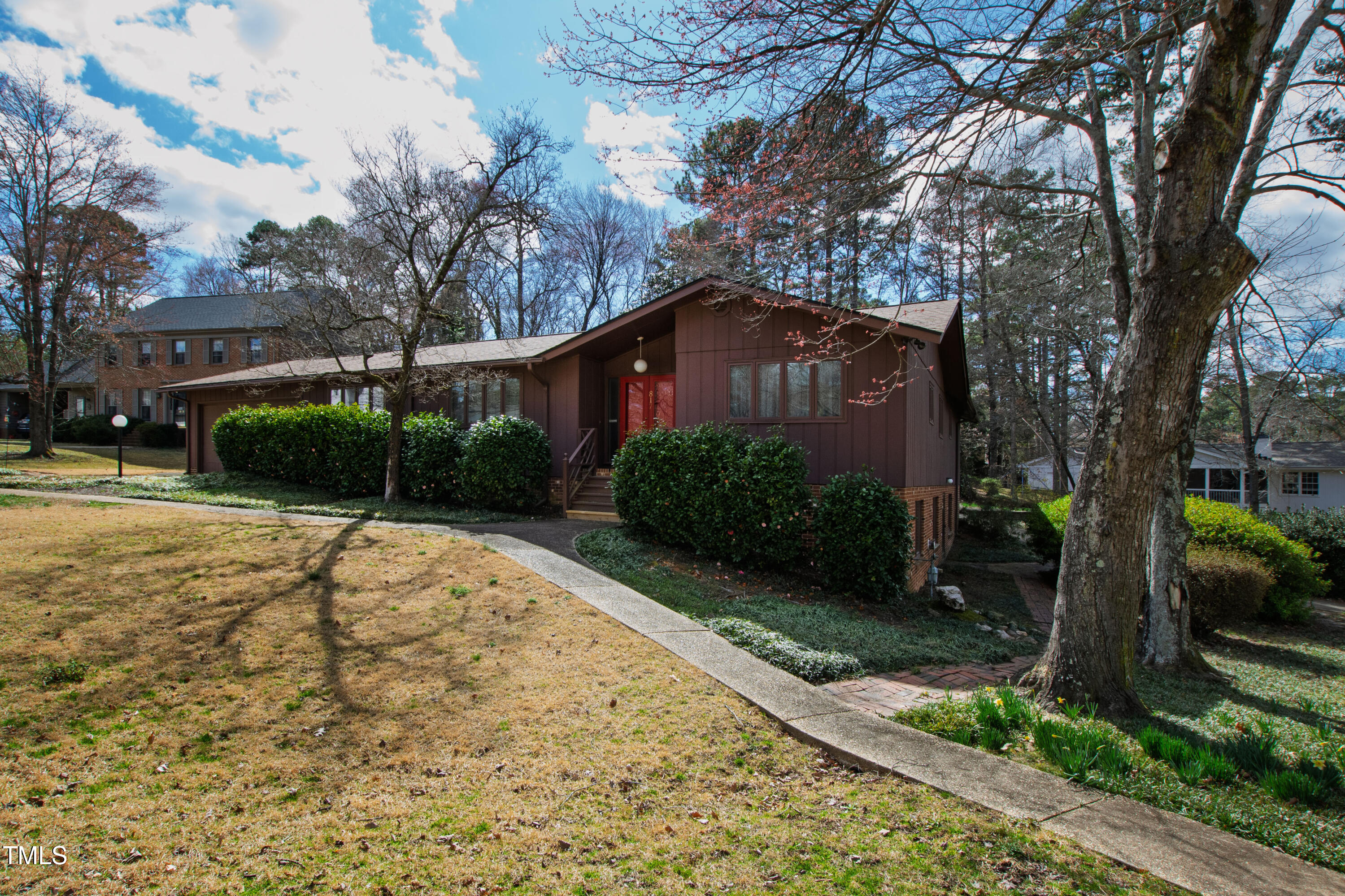 817 Glen Eden Drive