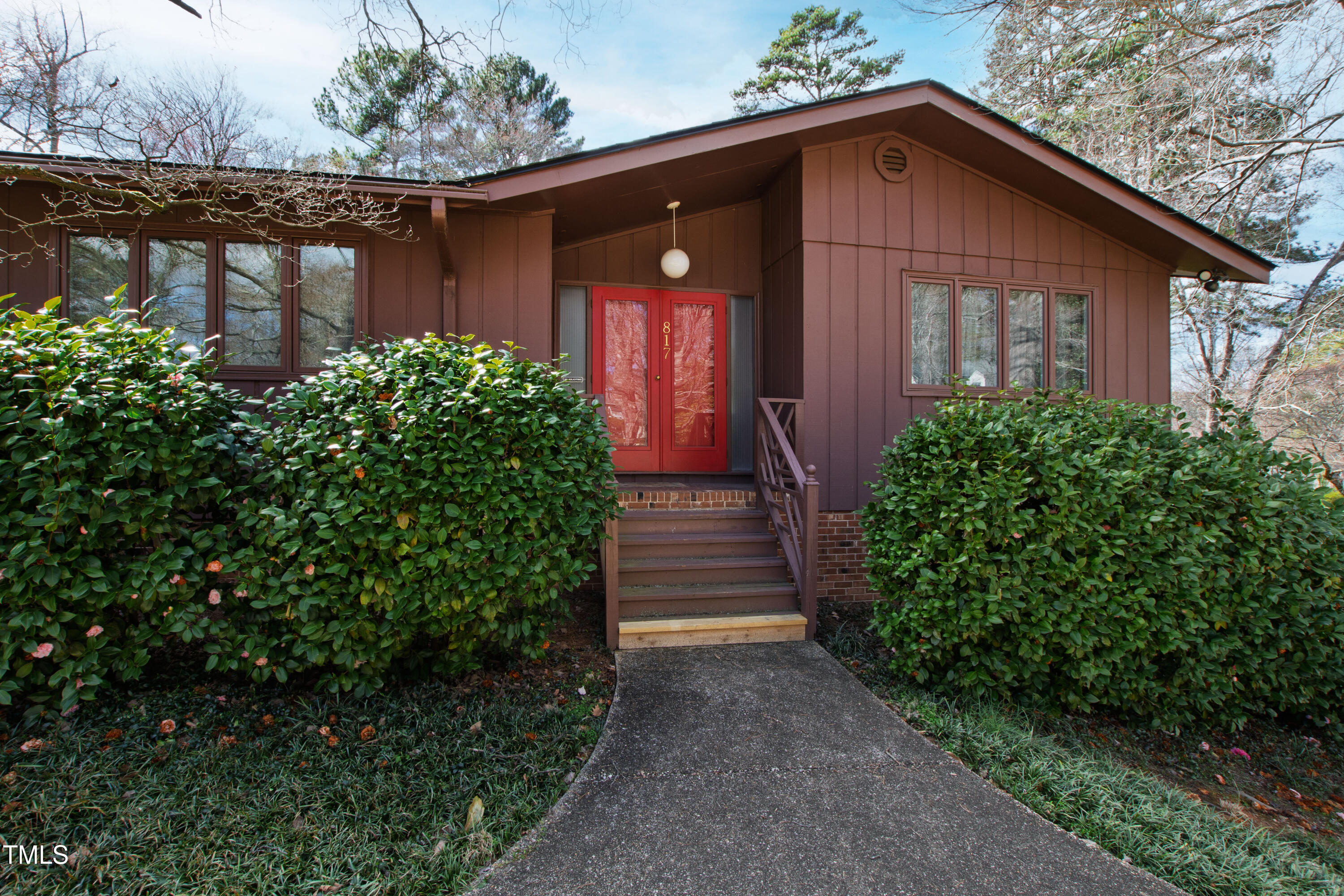 817 Glen Eden Drive