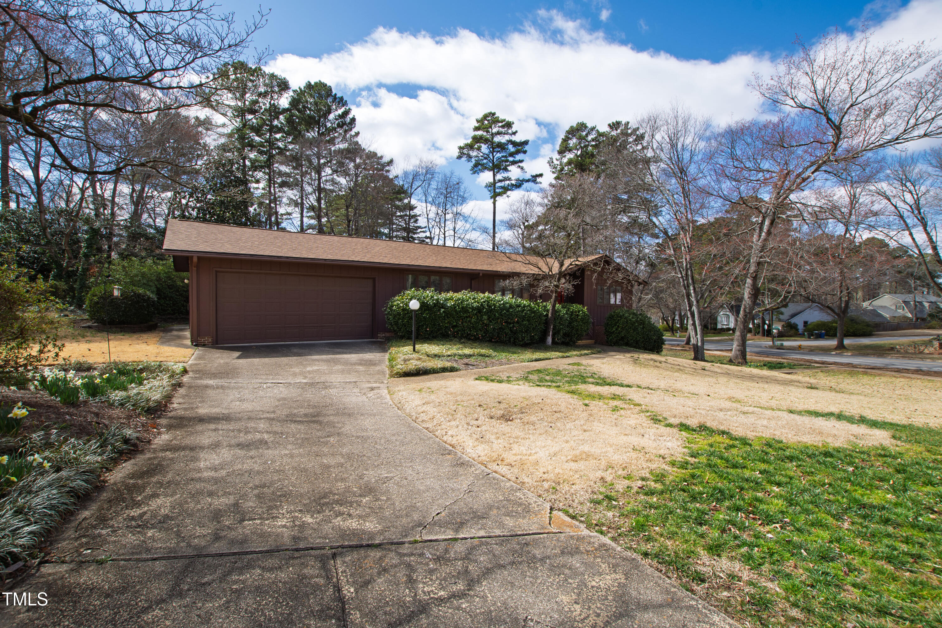 817 Glen Eden Drive