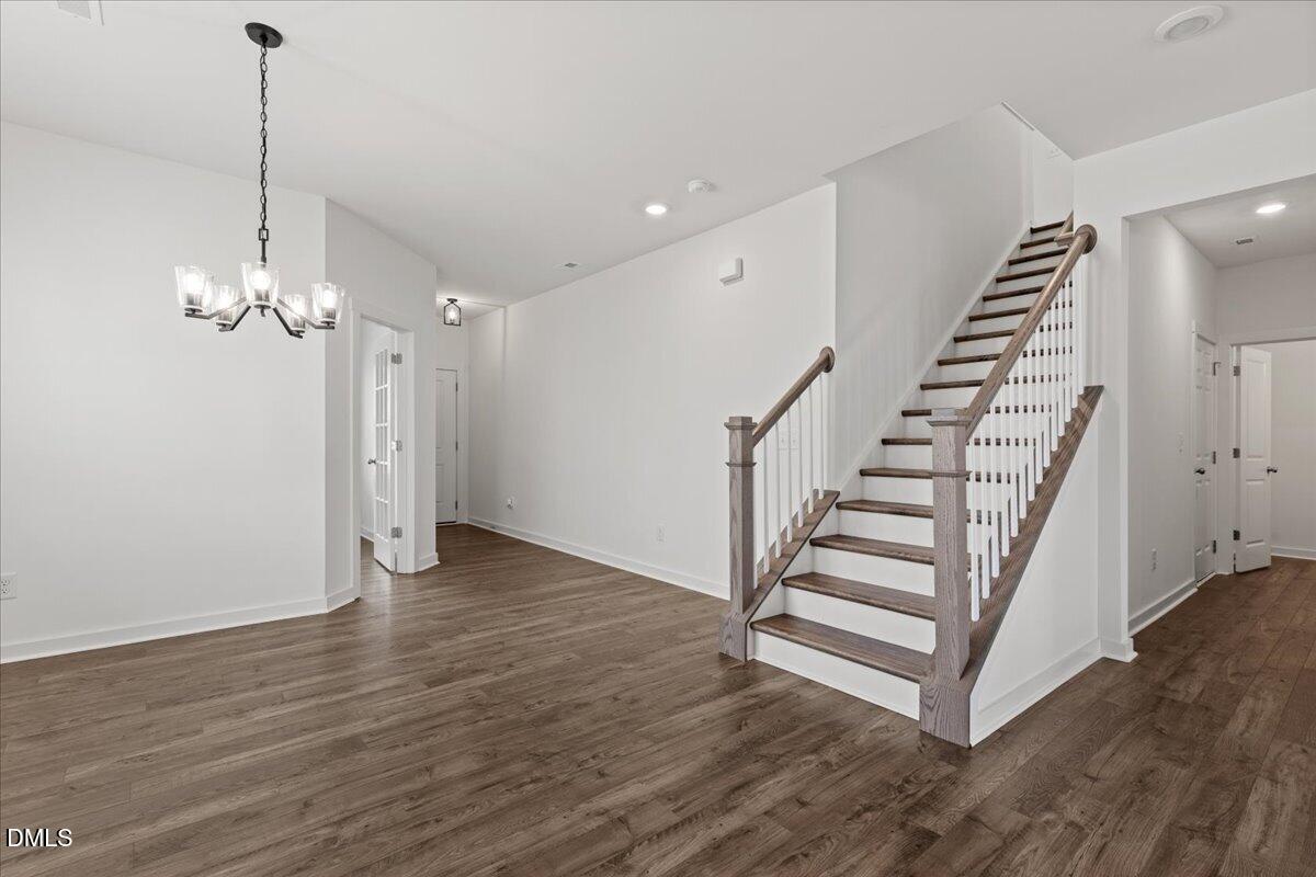105 S Mule Way