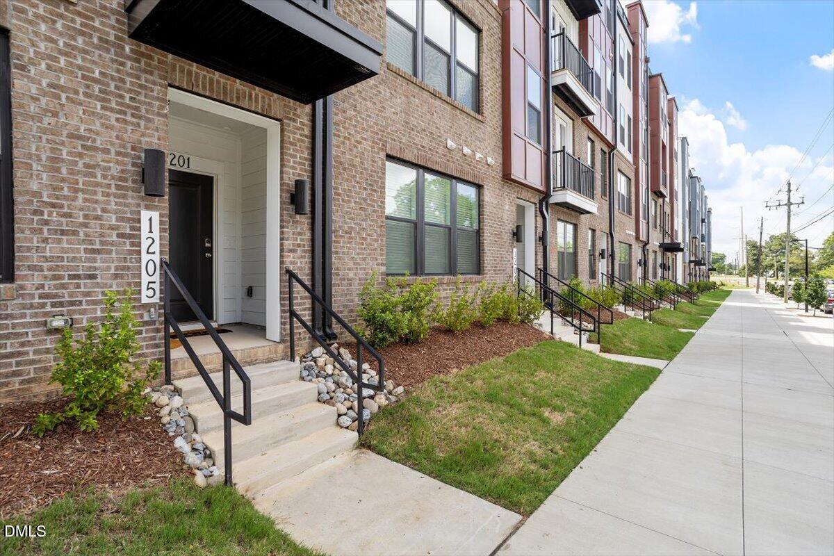 1205 S Blount Street 201
