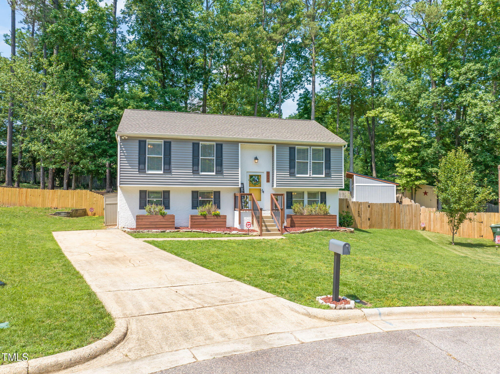 1220 Sherbrooke Court