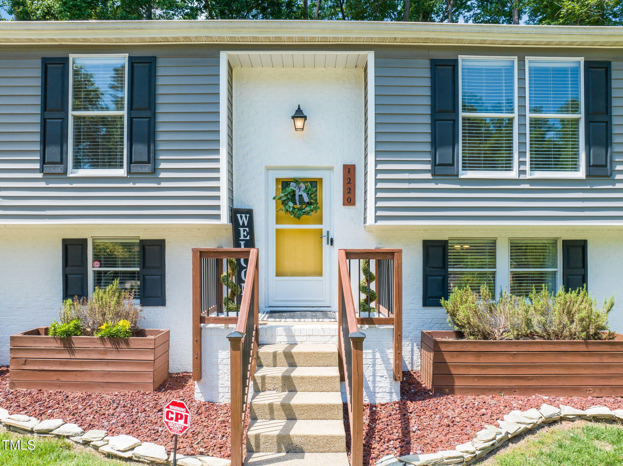 1220 Sherbrooke Court