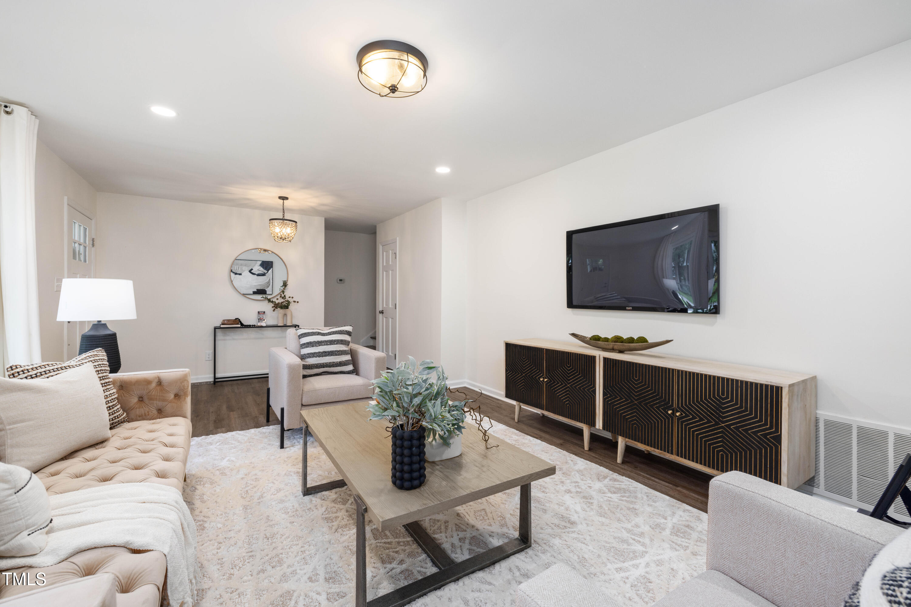 106 N Trail Drive