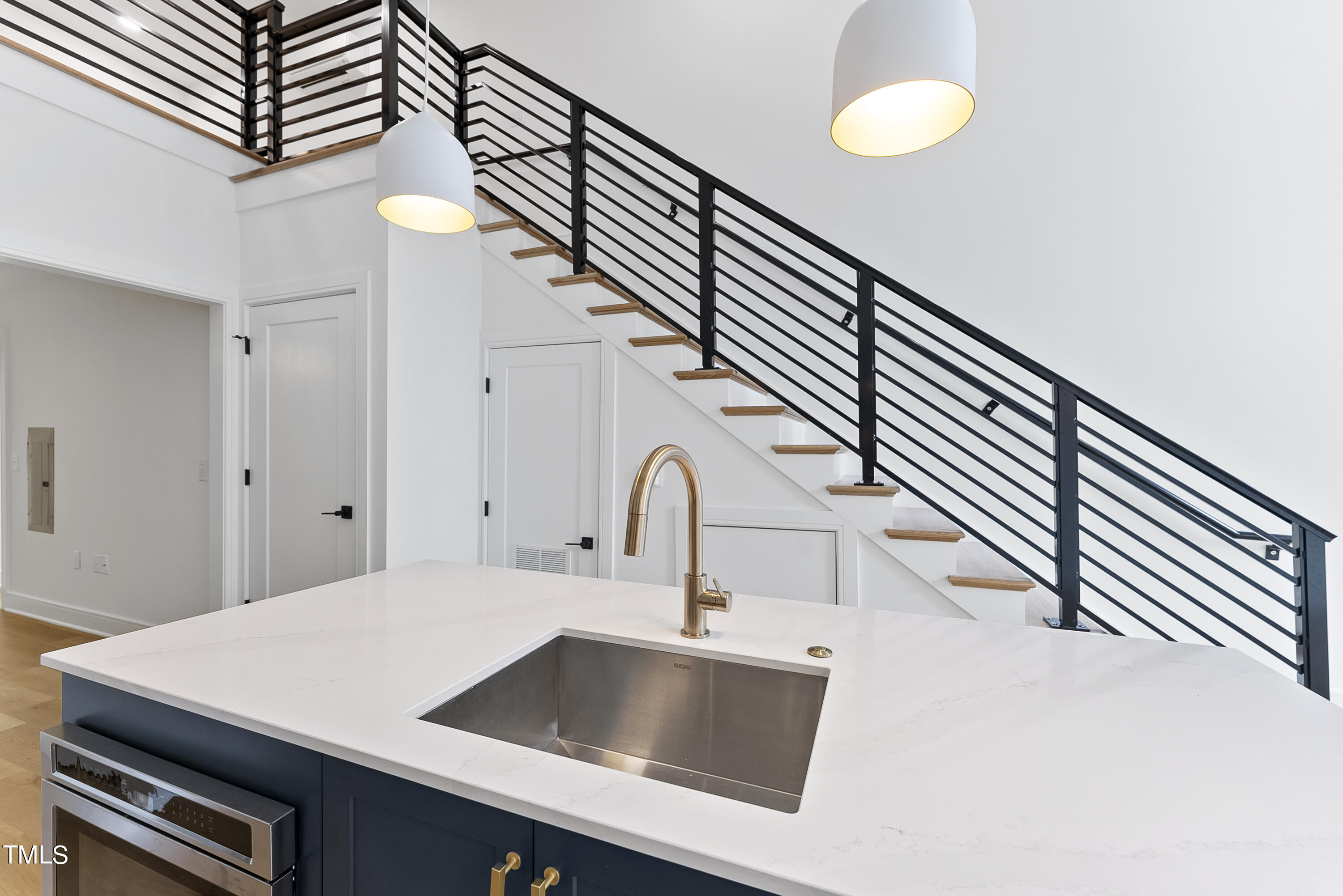 615 Daniels Street 111