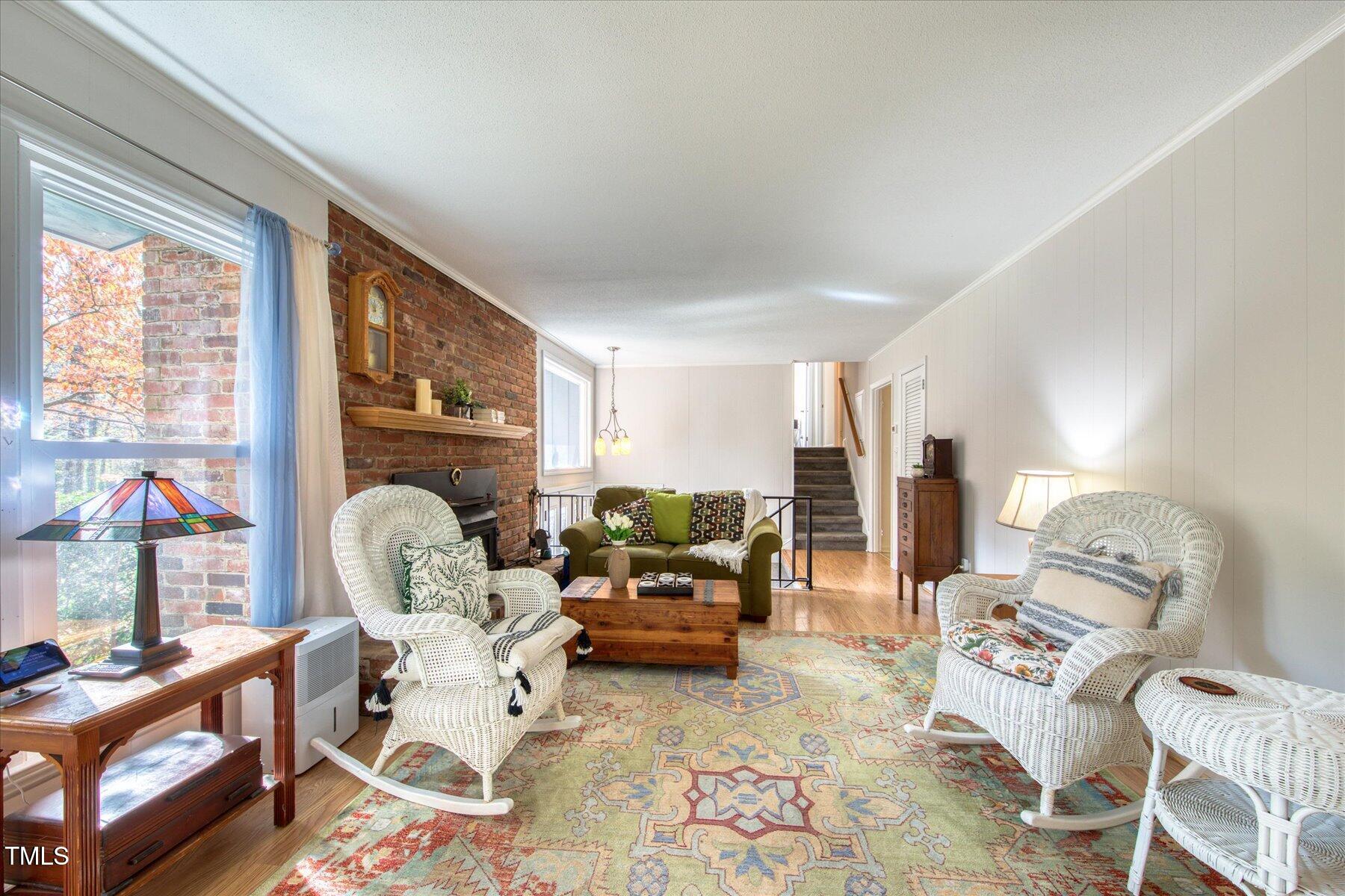 Chapel Hill, North Carolina 27516, United States, 4 Bedrooms Bedrooms, ,3 BathroomsBathrooms,Residential,Pending,77631