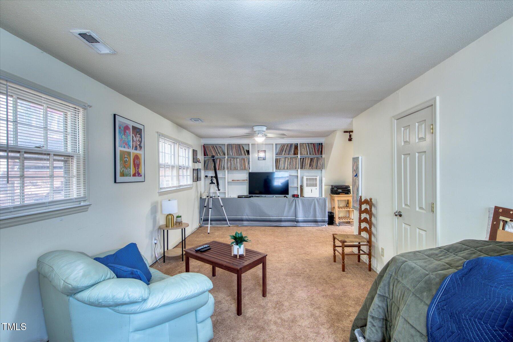 Chapel Hill, North Carolina 27516, United States, 4 Bedrooms Bedrooms, ,3 BathroomsBathrooms,Residential,Pending,77631