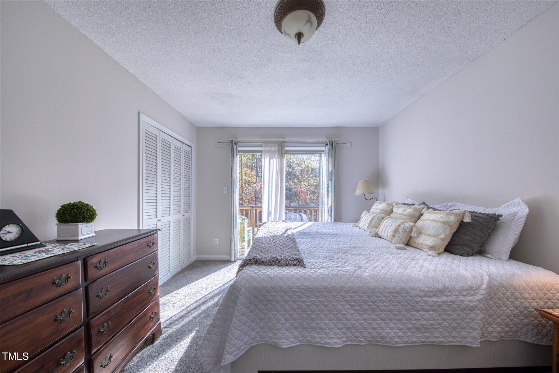 Chapel Hill, North Carolina 27516, United States, 4 Bedrooms Bedrooms, ,3 BathroomsBathrooms,Residential,Pending,77631