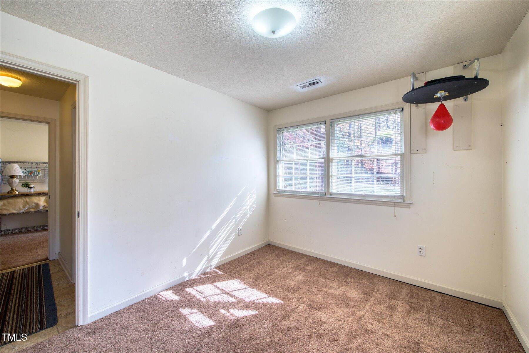 Chapel Hill, North Carolina 27516, United States, 4 Bedrooms Bedrooms, ,3 BathroomsBathrooms,Residential,Pending,77631