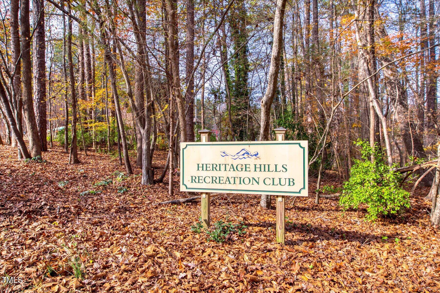 Chapel Hill, North Carolina 27516, United States, 4 Bedrooms Bedrooms, ,3 BathroomsBathrooms,Residential,Pending,77631