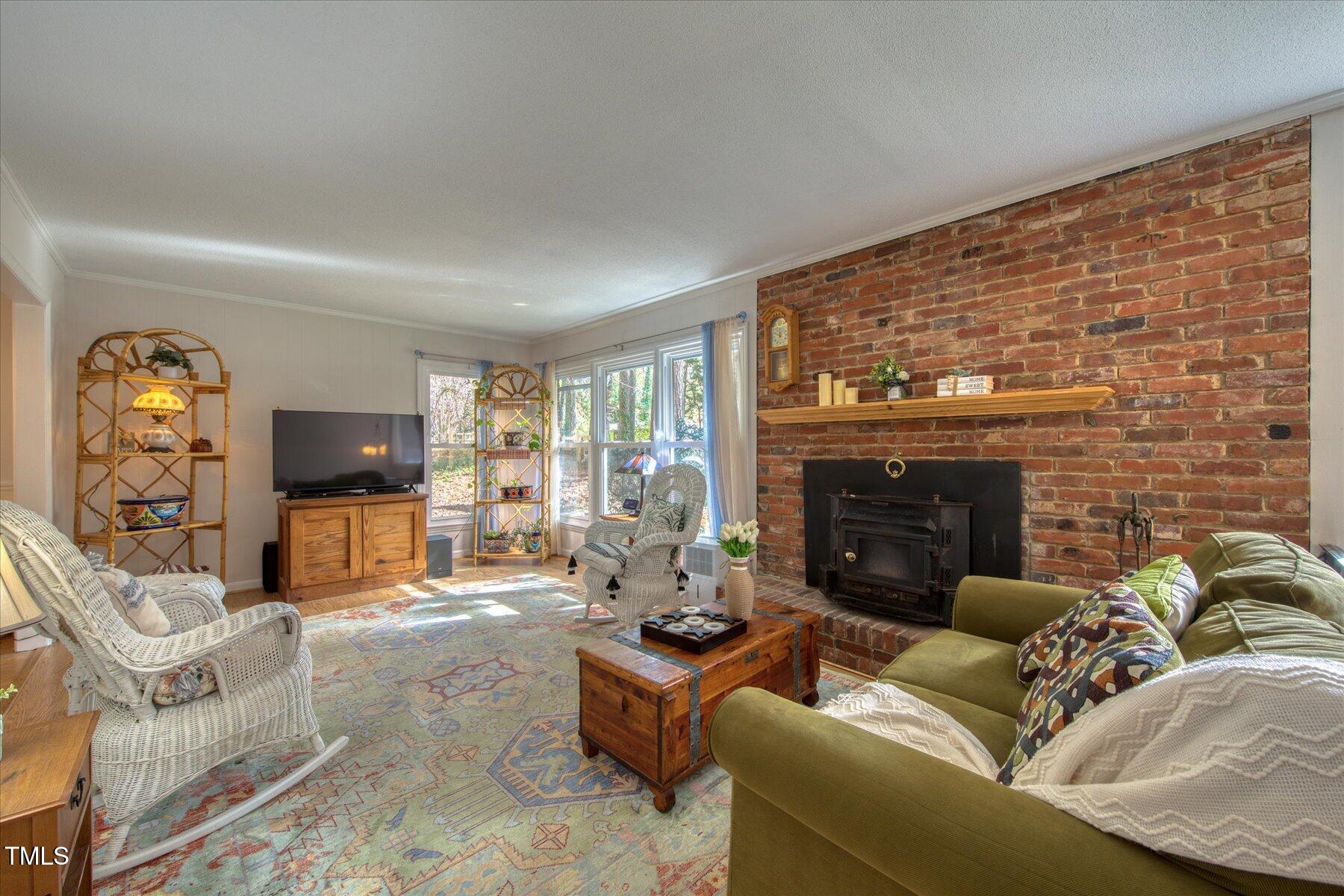 Chapel Hill, North Carolina 27516, United States, 4 Bedrooms Bedrooms, ,3 BathroomsBathrooms,Residential,Pending,77631