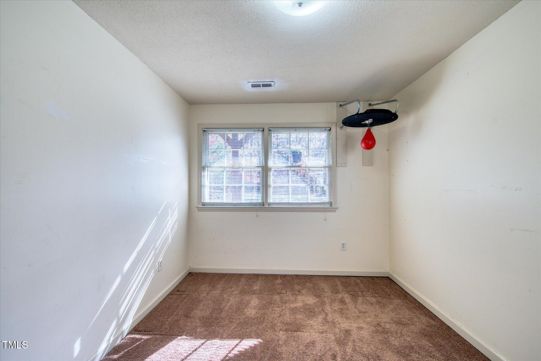 Chapel Hill, North Carolina 27516, United States, 4 Bedrooms Bedrooms, ,3 BathroomsBathrooms,Residential,Pending,77631