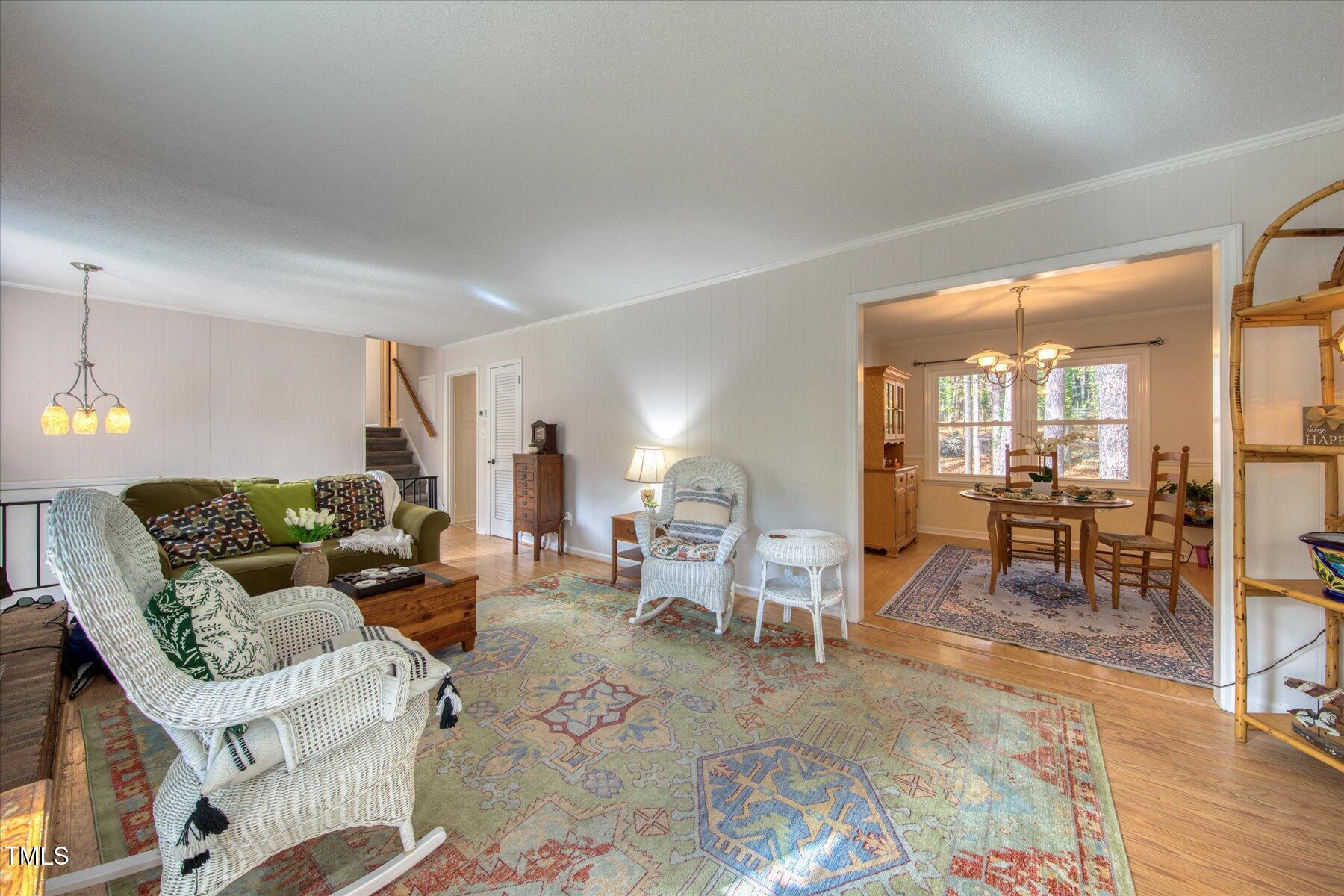 Chapel Hill, North Carolina 27516, United States, 4 Bedrooms Bedrooms, ,3 BathroomsBathrooms,Residential,Pending,77631