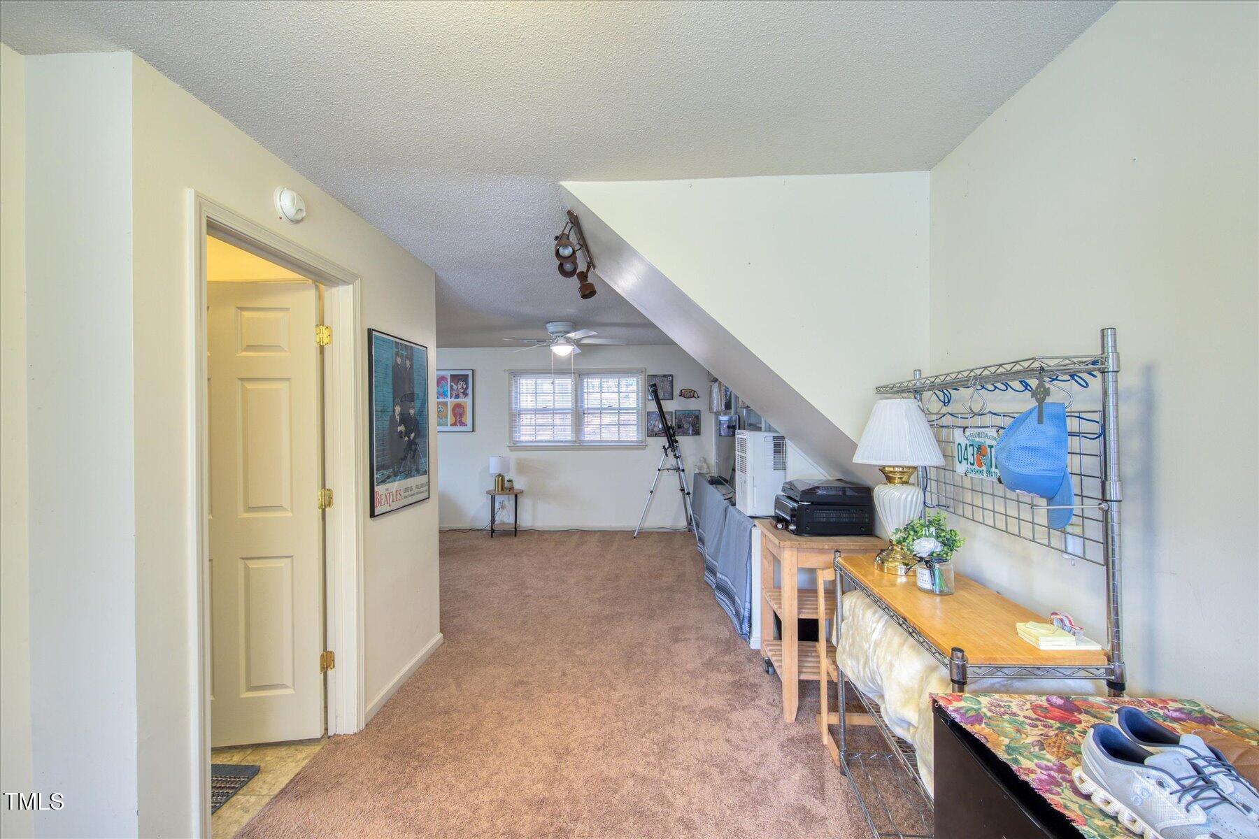 Chapel Hill, North Carolina 27516, United States, 4 Bedrooms Bedrooms, ,3 BathroomsBathrooms,Residential,Pending,77631