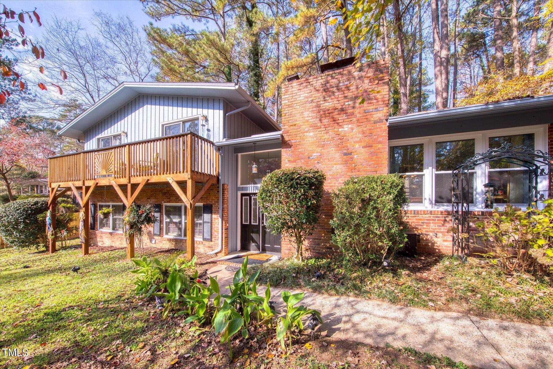 Chapel Hill, North Carolina 27516, United States, 4 Bedrooms Bedrooms, ,3 BathroomsBathrooms,Residential,Pending,77631