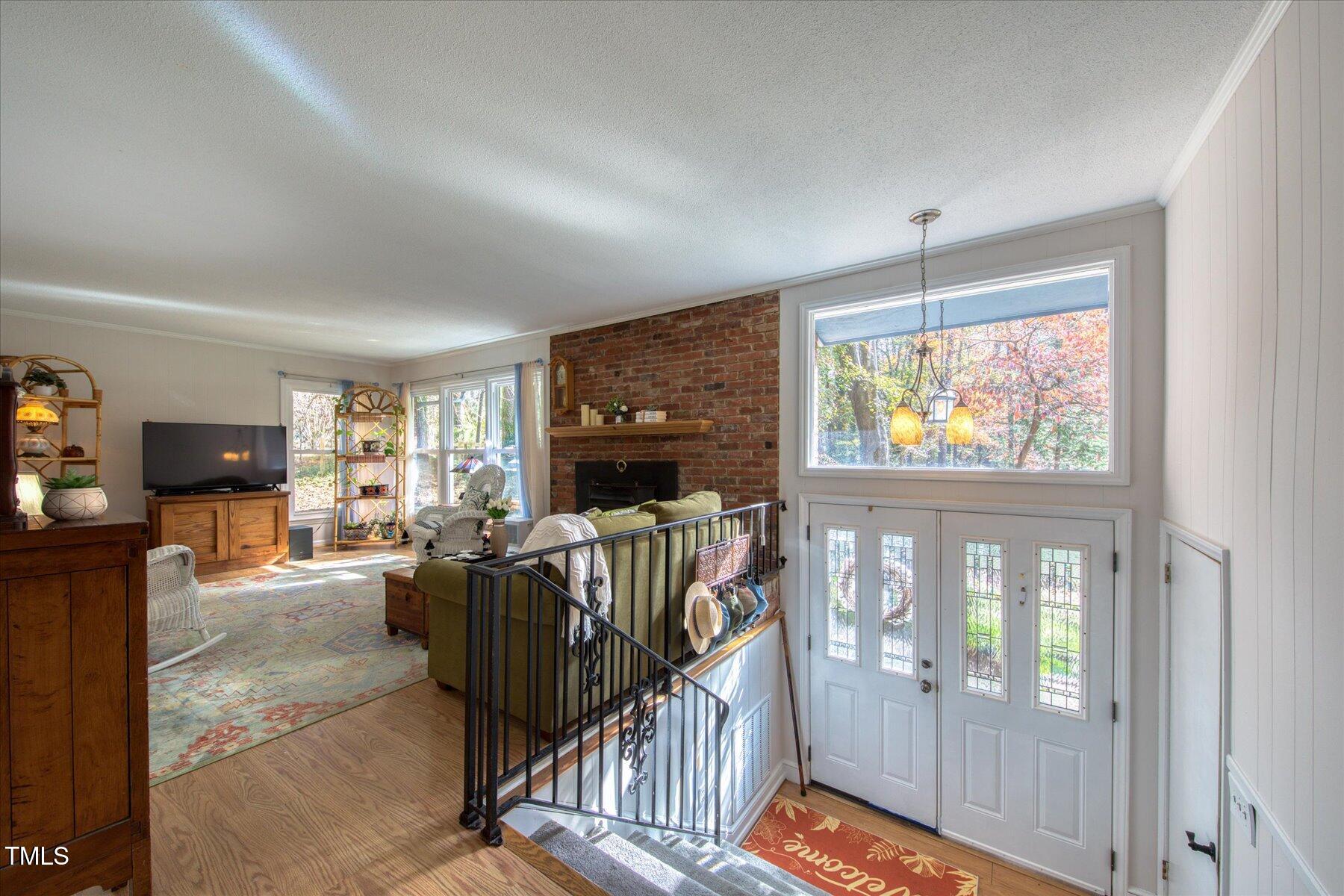 Chapel Hill, North Carolina 27516, United States, 4 Bedrooms Bedrooms, ,3 BathroomsBathrooms,Residential,Pending,77631