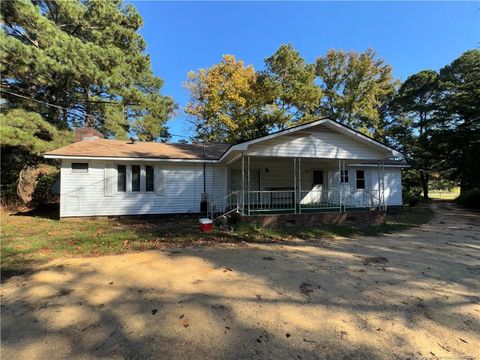 A home in Roseboro