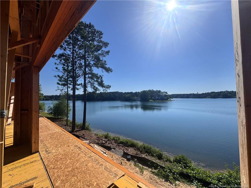 9 Lake Side Court