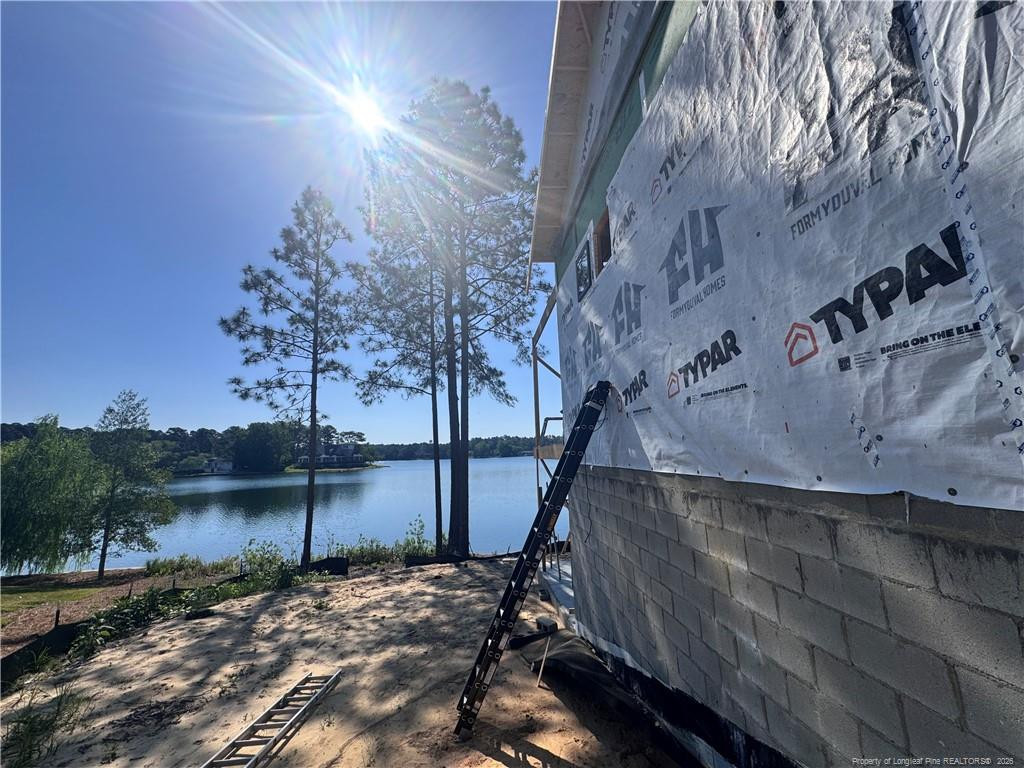 9 Lake Side Court