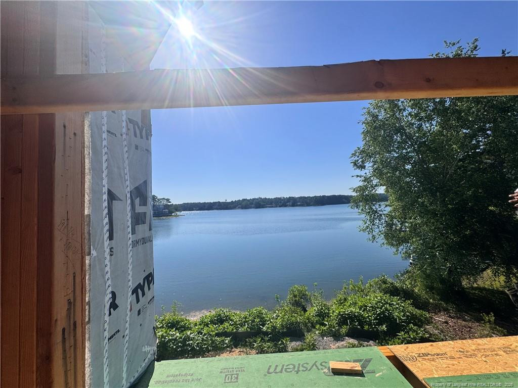 9 Lake Side Court